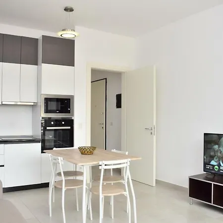 Rose - 240 Apartamento