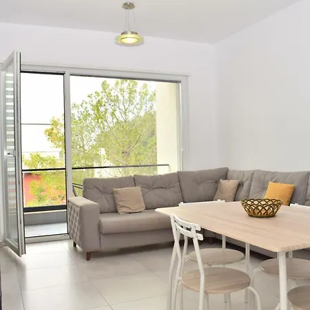 Appartamento Rose - 240 Plazhi San Pietro